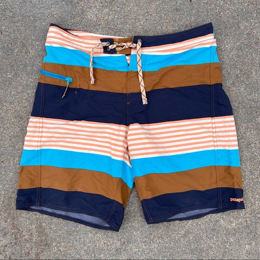 Patagonia size 34 Wavefarer Board Shorts brown blue stripe swim trunks